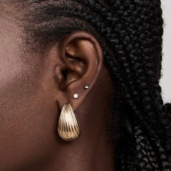 KENNETH JAY LANE Couture Collection Gold Plated Thick Ridge Half Hoop Earrings - Picture 6 of 7